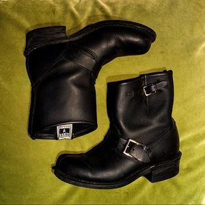 Frye Women’s Engineer Boot 8R- price negotiable